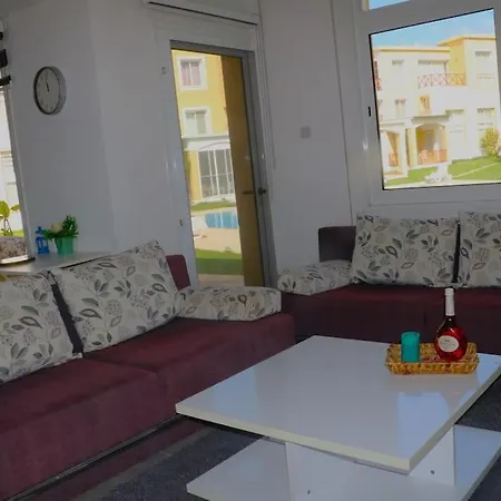 펜션 Comfort Pool House Contactless Check In & High Speed Wifi 키레니아
